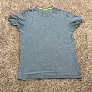 Men’s L lululemon grey shirt.
